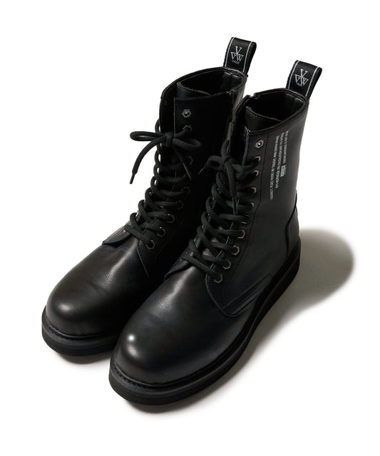 Dignified militaria boots